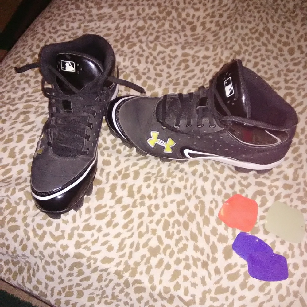 Mens cleats new